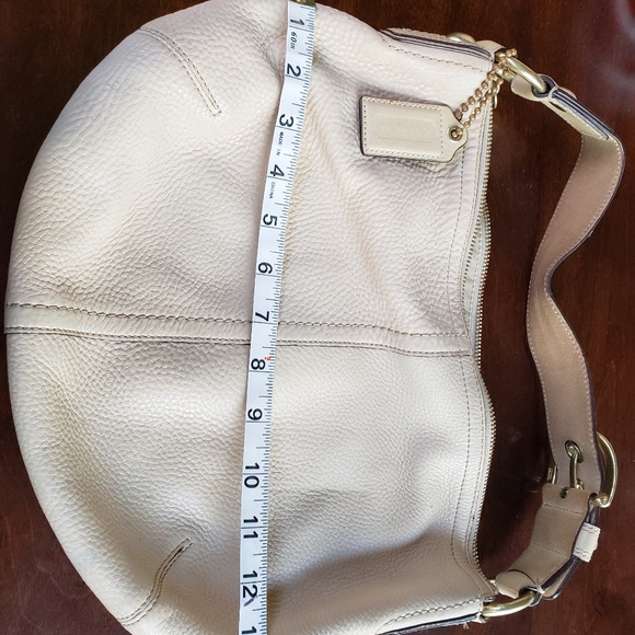 Pebble leather Coach shoulder bag - Picture 2 of 3